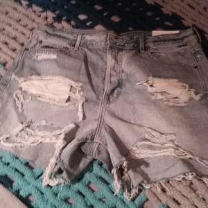 90' boyfriend jean shorts.